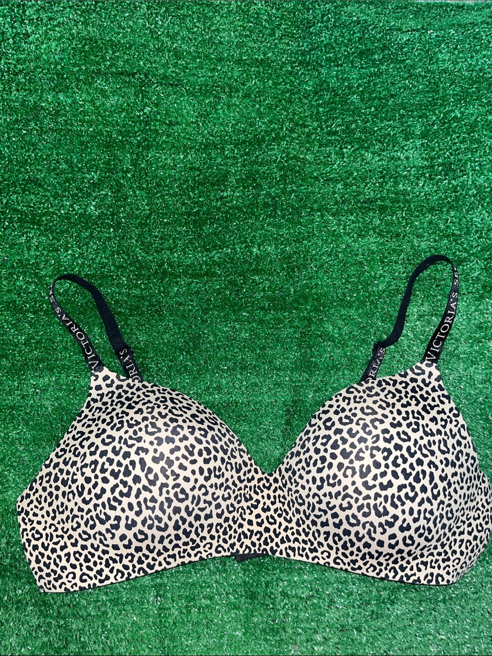 Victoria’s Secret T-Shirt Lightly Lined Wireless Bra Animal Print 38D